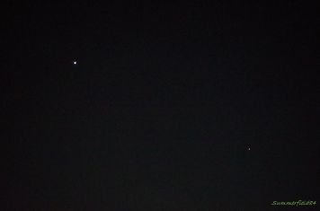 左上：金星、右下：水星